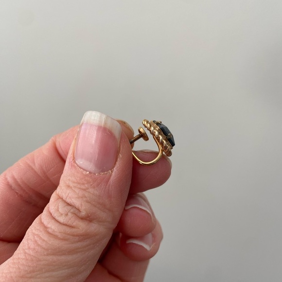 Vintage 1/20 12 KT Gold Filled Halo Square Screw On Earring - Picture 3 of 5